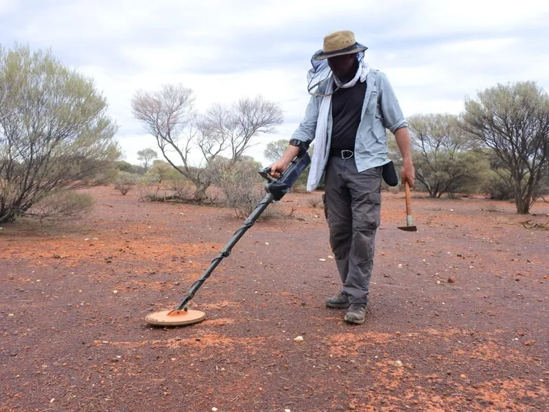 Pakistan Detectors Technology — field prospecting with professional detection equipment