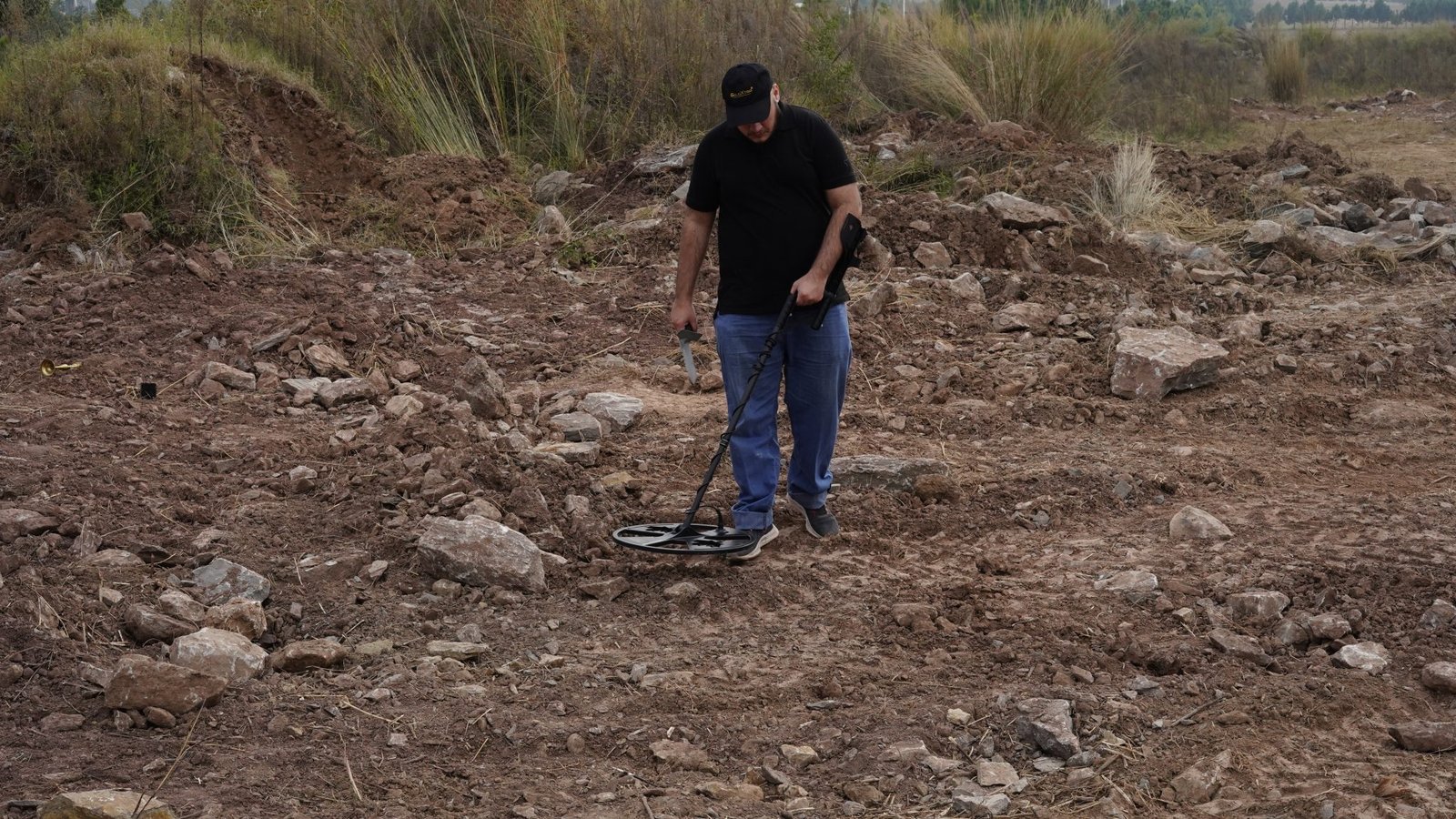 How to Use a Gold Detector Correctly: From Setup to Digging
